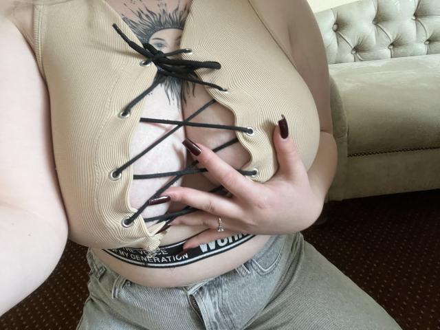 DiLaria - Live sex cam - 27484048