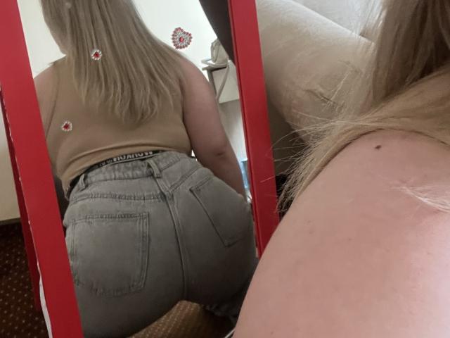 DiLaria - Élő pornó és szexkamera - 27484265