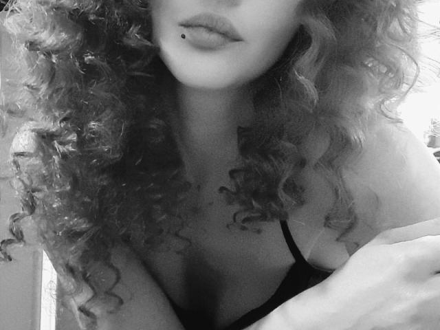 TonPlaisirDeReverBb - Live sexe cam - 27531046
