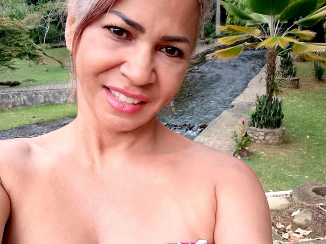 BrigiteWalsh - Live sexe cam - 27531732