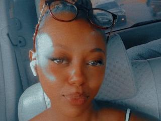 BlackElla - Live sex cam - 27542246