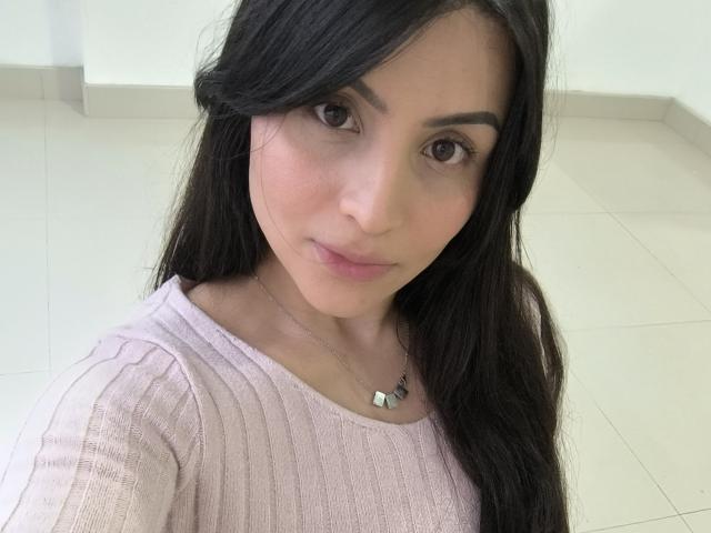 SaraWestt - Live sex cam - 27568034