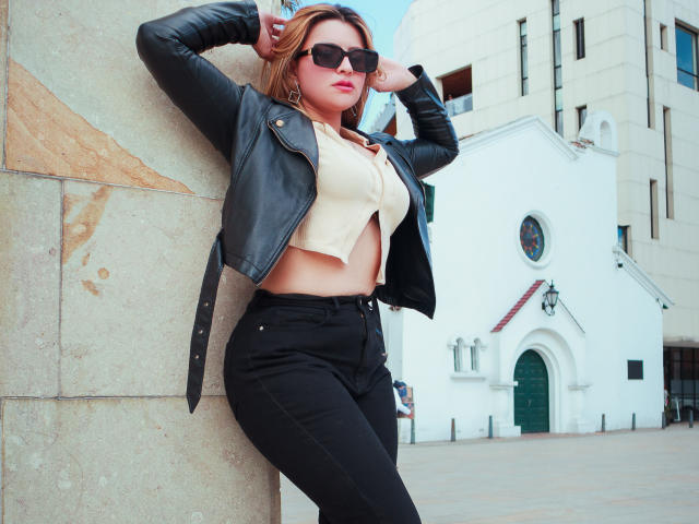 SaraWestt - Live porn &amp; sex cam - 27568139