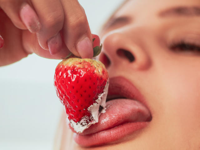 SaraWestt - Live Sex Cam - 27568223