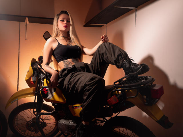 MiaValentine - Live porn &amp; sex cam - 27572696