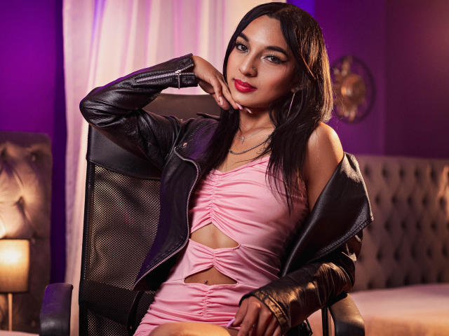 SophiaBella - Live porn &amp; sex cam - 27572864