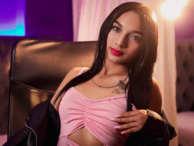 SophiaBella - Live porn &amp; sex cam - 27572913