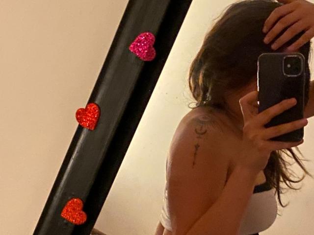 ChloeDavis - Live sex cam - 27576308