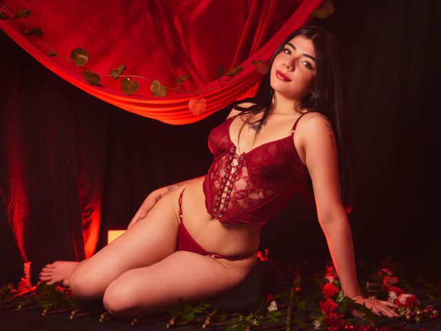 ChloeDavis - Live Sex Cam - 27577967