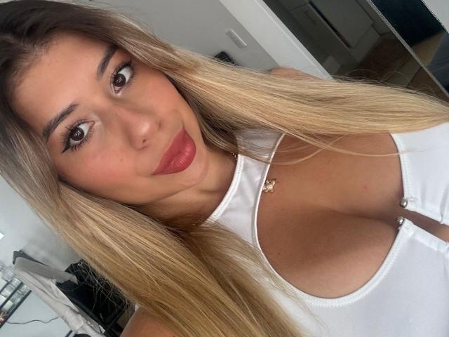 AgostinaNunier - Live porn &amp; sex cam - 27597420