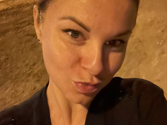 BelleLisaG - פורנו בשידור חי ומצלמת סקס - 27605295