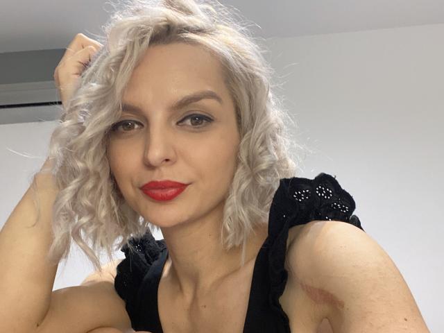 DouceAmelia - Live porn &amp; sex cam - 27611854