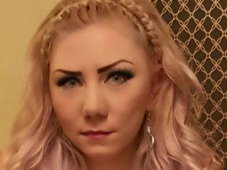 Chrystyna - chat online nude with this golden hair Young and sexy lady 
