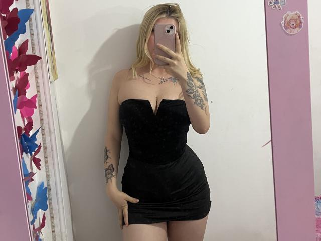 SammyViolet - Live Sex Cam - 27636067