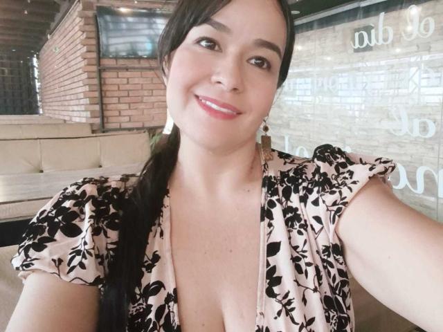 TamaraFoxy - Live sex cam - 27666216