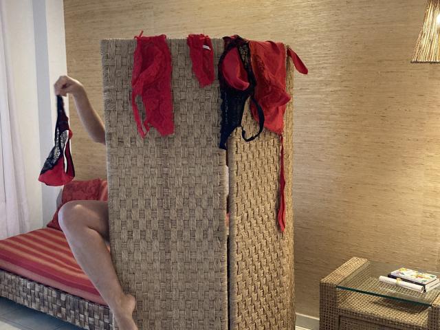 DeesseBleue - Élő pornó és szexkamera - 27669821