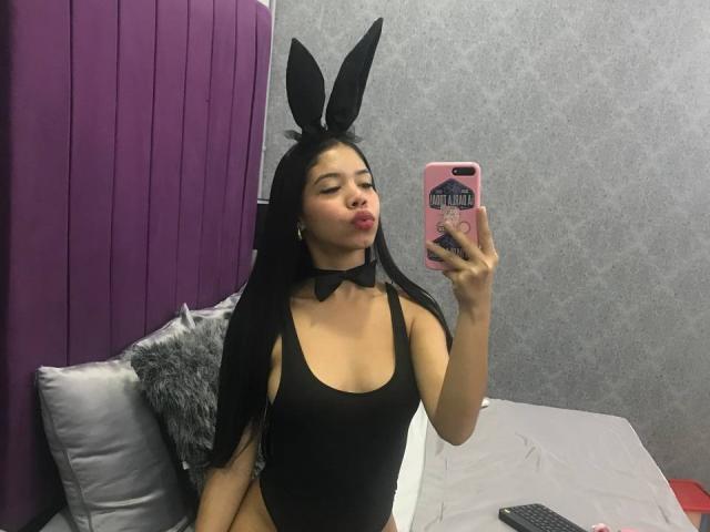 EmaGarces - Live Sex Cam - 27684178