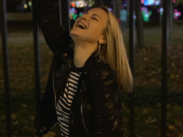 BelleLisaG - Live porn &amp; sex cam - 27702952