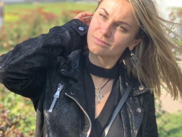 BelleLisaG - Live porn &amp; sex cam - 27703008