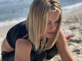 BelleLisaG - Live sex cam - 27703043