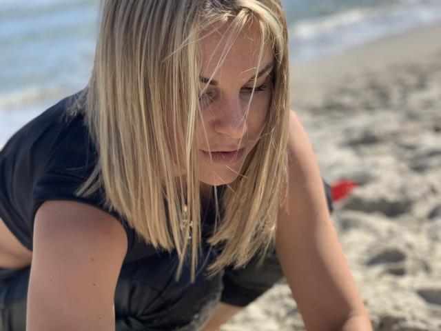 BelleLisaG - Live porn &amp; sex cam - 27703050