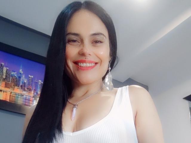 CharlotteCrofort - Live Sex Cam - 27708412