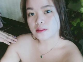 Sexy nude photo of OpenMindedKinyStar