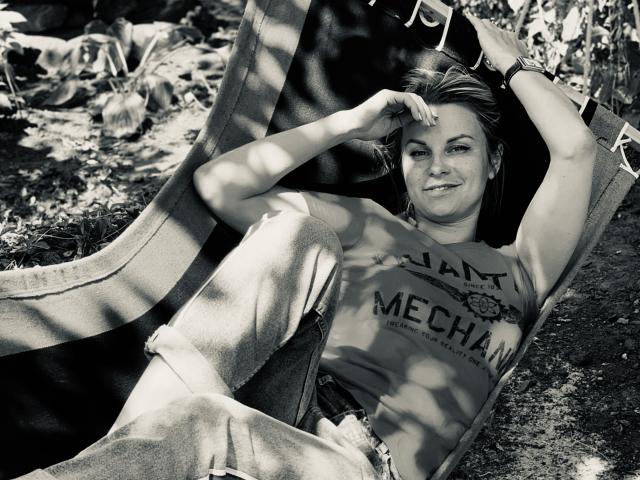 BelleLisaG - Live sex cam - 27721845