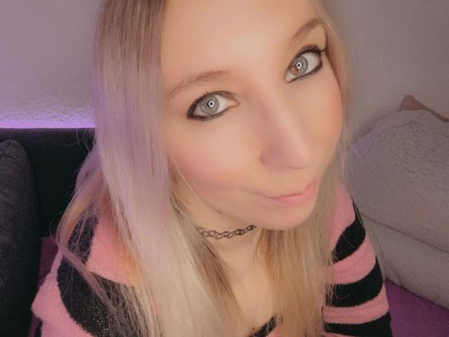 JustKerry-hot - Sexe cam en vivo - 27722881