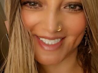 AlessadraJones - Live sex cam - 27745176