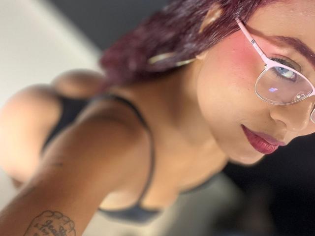 ChloeBrownOne - Live sexe cam - 27749551