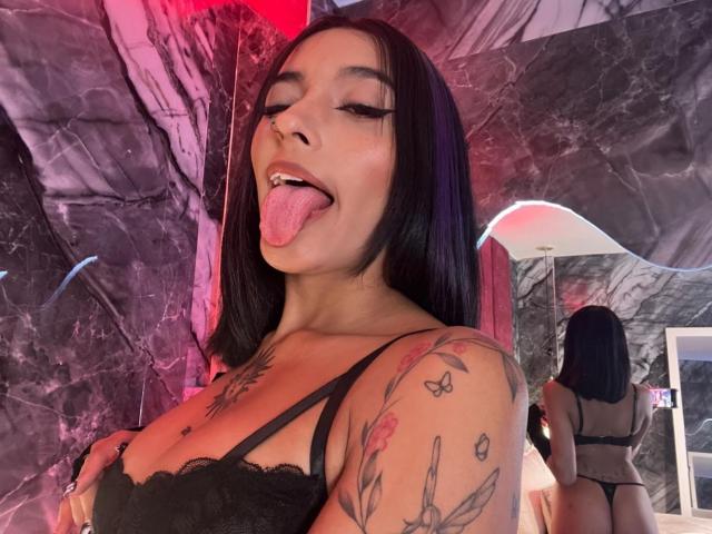 SalomeMille - Live sex cam - 27789737