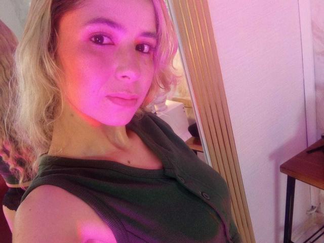 SophieTeller - Live Sex Cam - 27795689