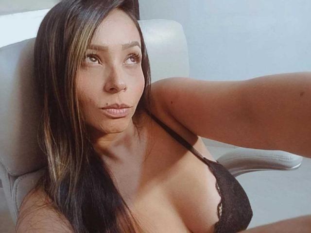 LuluSinclair - Live porn &amp; sex cam - 27796319