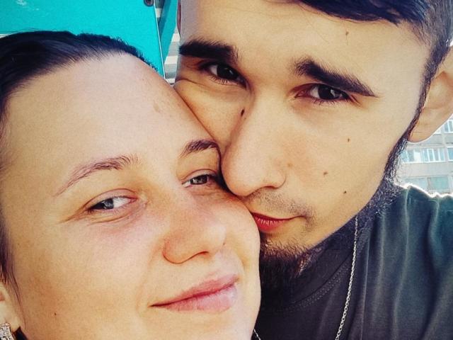 CharlotteAndJames - Live sex cam - 27805520