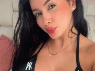 EmilyParkerr - Live porn &amp; sex cam - 27806474