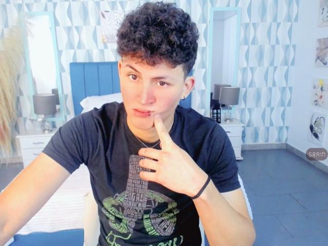 AxelSavage - Live sex cam - 27806525