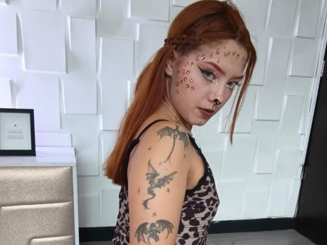 EmmaThomsonn - Live sex cam - 27808985