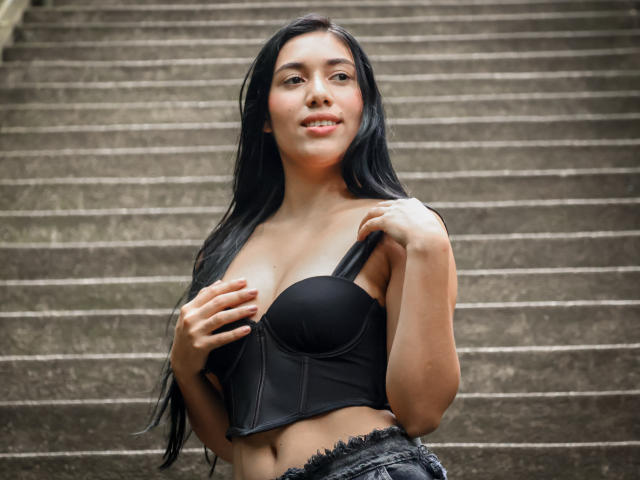 SaraRousse - Porno na żywo i seks kamera - 27811664