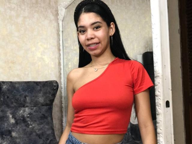 EmaGarces - Live Sex Cam - 27823874