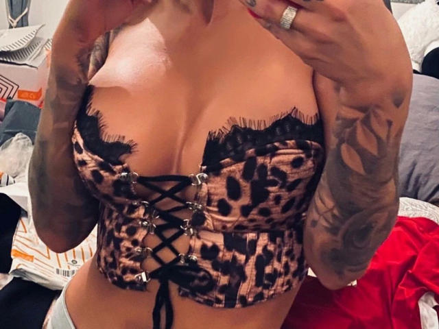 AlphaMaedchen-hot - Sexe cam en vivo - 27824885