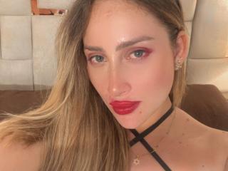 ArianaLu - Live porn &amp; sex cam - 27831506