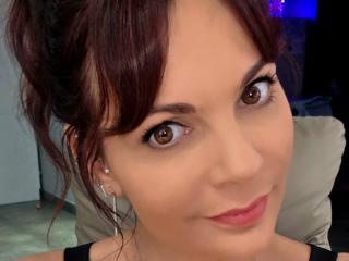 JuneLaFrenchie - Live porn &amp; sex cam - 27837512
