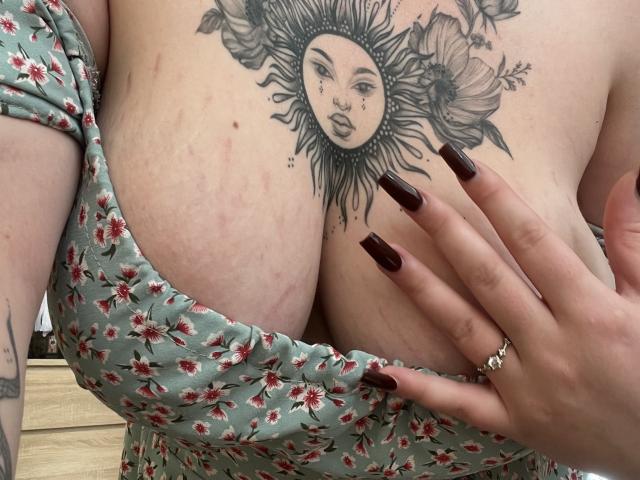 DiLaria - Live sex cam - 27842117