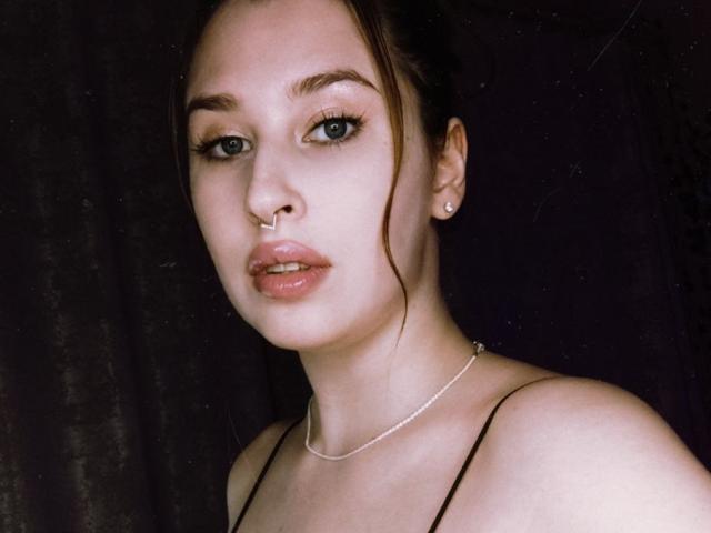 AliceLovels - Live porn &amp; sex cam - 27844595