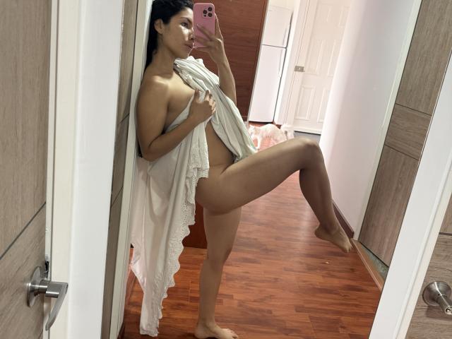 ArianaRogers - Live porn &amp; sex cam - 27846977
