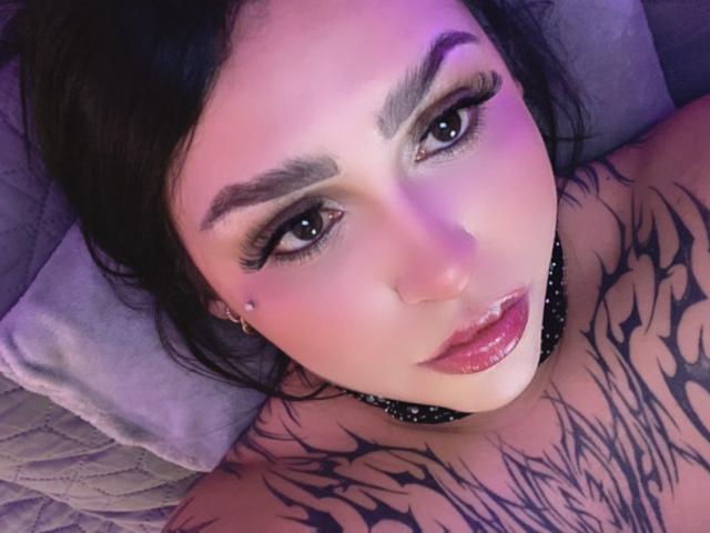 EmmaMyles - Live Sex Cam - 27847064