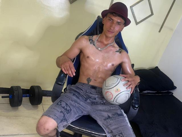 SavageLoverr - Live sex cam - 27855140