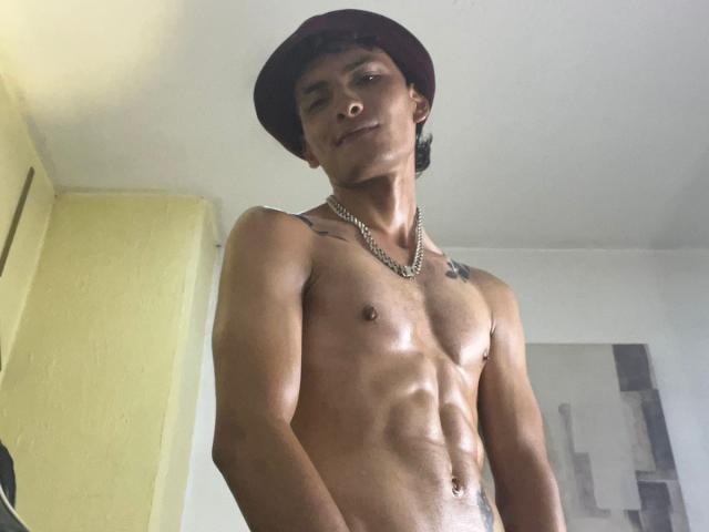 SavageLoverr - Live sex cam - 27855149