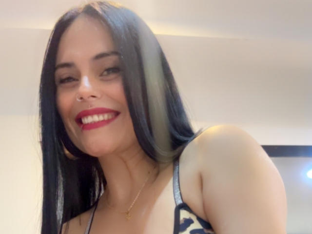 CharlotteCrofort - Live Sex Cam - 27856901